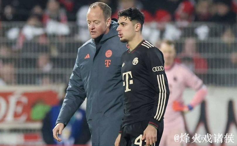 埃贝尔谈帕夫洛维奇受伤情况:疑似肌肉问题